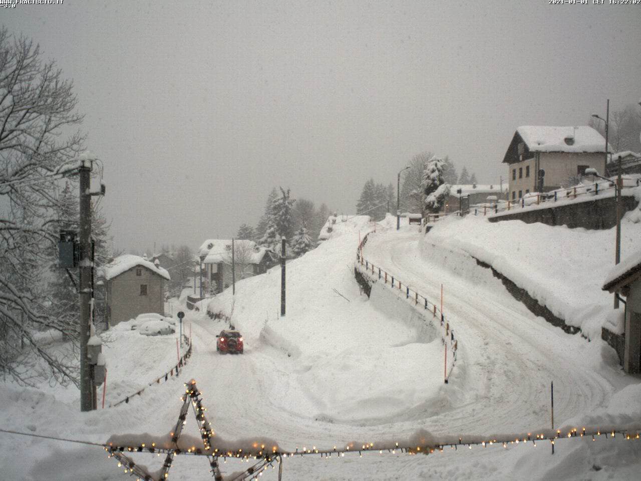 Alpi italiane nevicate eccezionali sino al fondovalle