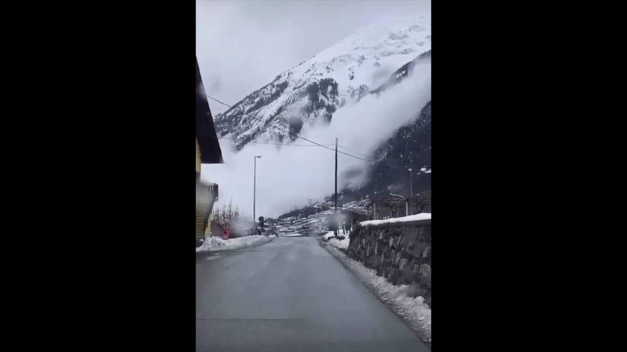 Video della grande valanga che sfiora la statale in Valle d’Aosta, a Morgex