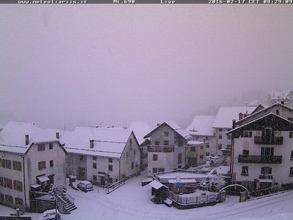 Che neve su Alpi orientali! Cade sino a bassa quota