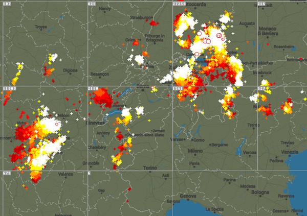 Tempesta di fulmini oltralpe. Italia, riflessione generale per sabato 54 Tempesta di fulmini oltralpe. Italia, riflessione generale per sabato