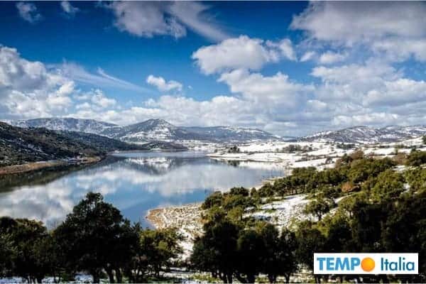 Sardegna, arriva il grecale e piove nella costa orientale. La neve di ieri
