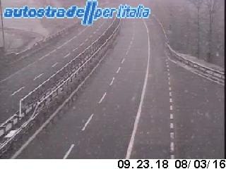 Appennino emiliano, nevica diffusamente
