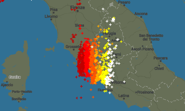 Temporali intensi tra Toscana e Lazio, fanno rotta su Roma
