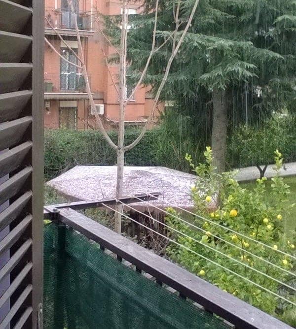 Grandine e burrasca con tuoni e fulmini nella zona di ROMA