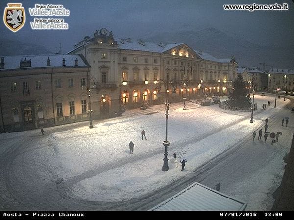 Neve su Aosta. Bufere di neve nelle località sciistiche