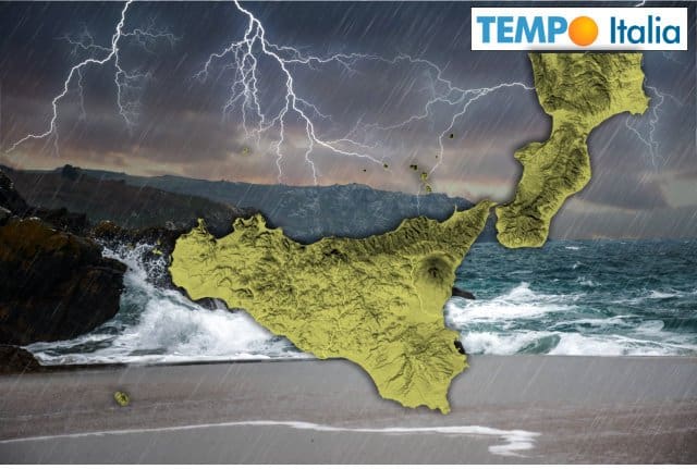 Meteo estremo: straordinaria tempesta di fulmini, coinvolte Sicilia e Calabria tirreniche
