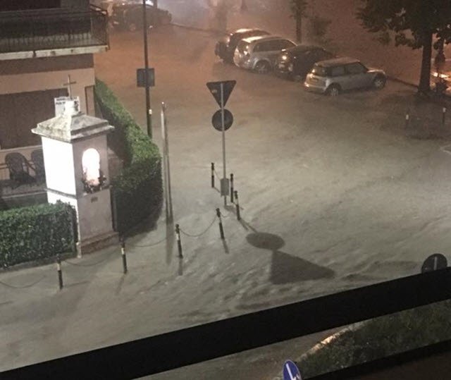 Meteo estremo anche in Roma: due giorni di piogge intense 19 Meteo estremo anche in Roma: due giorni di piogge intense