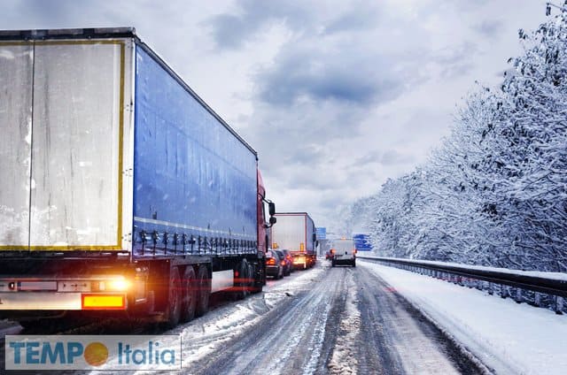NEVE al Nord: ultimissime meteo (MAPPE) per oggi e stanotte 41 NEVE al Nord: ultimissime meteo (MAPPE) per oggi e stanotte