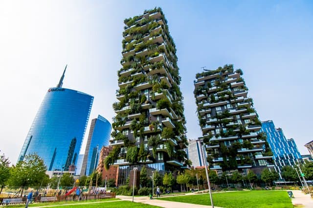 Meteo MILANO: variabile, con tendenza a caldo e soleggiato