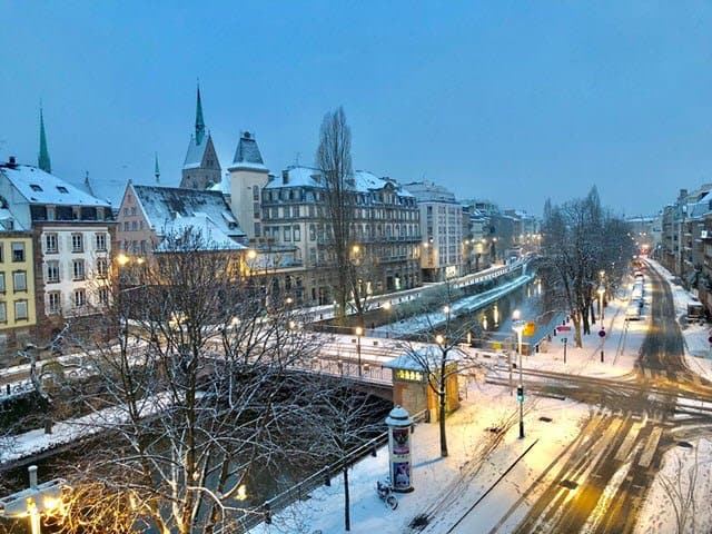 Meteo gelido: Strasburgo, la maggiore nevicata in Dicembre dal 2010 23 Meteo gelido: Strasburgo, la maggiore nevicata in Dicembre dal 2010