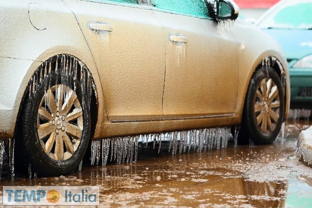 Meteo gelido: Inghilterra la pioggia si ghiaccia 29 Meteo gelido: Inghilterra la pioggia si ghiaccia