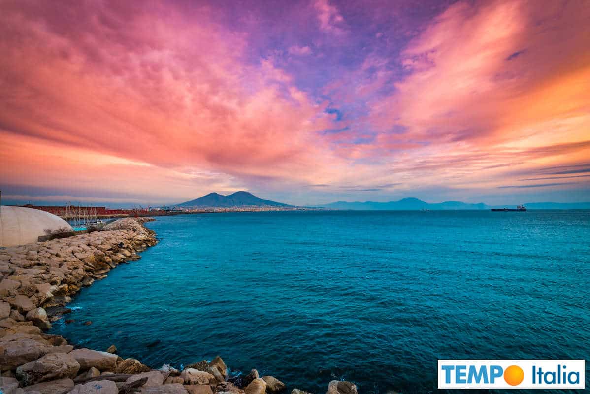 Meteo NAPOLI: temperature in aumento, afa