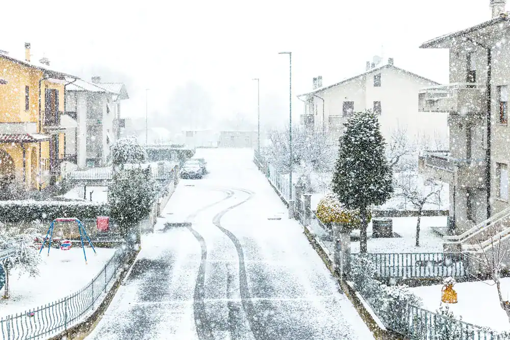 Novembre: Neve a Bassa Quota, Fantasia o Realtà Imminente? 9 Novembre: Neve a Bassa Quota, Fantasia o Realtà Imminente?