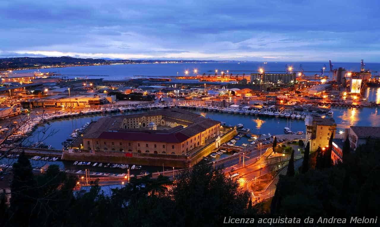 Previsione meteo Ancona: nubi sparse e vento, poi schiarite 11 Previsione meteo Ancona: nubi sparse e vento, poi schiarite