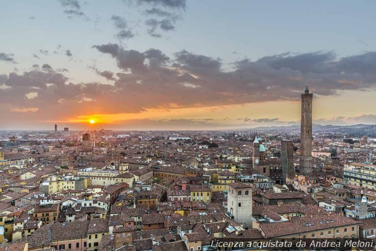 Previsione meteo Bologna: nubi sparse seguite da nuvolosità crescente 22 Previsione meteo Bologna: nubi sparse seguite da nuvolosità crescente