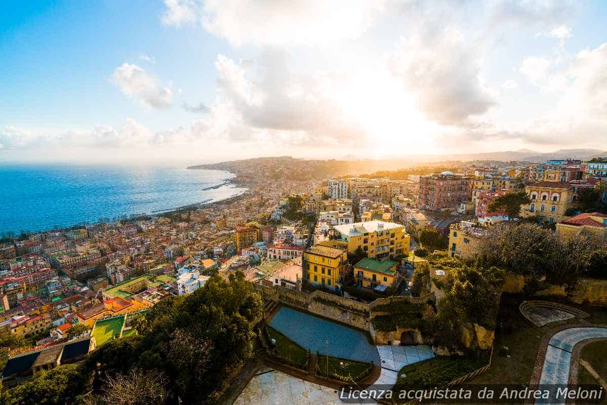 Previsione meteo Napoli: nubi sparse seguite da giornate serene
