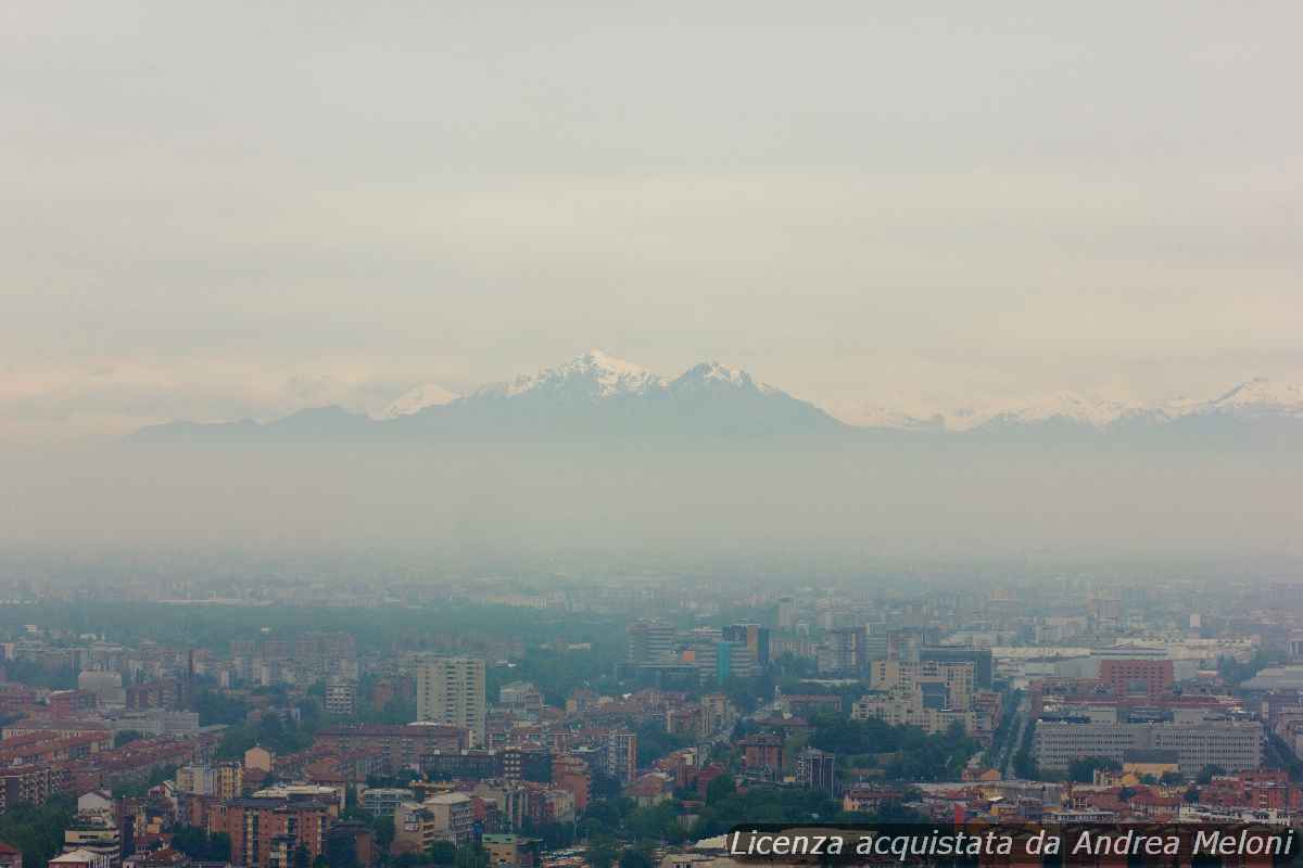 Previsioni meteo Milano: sole e nuvole si alternano, attenti alla pioggia leggera!