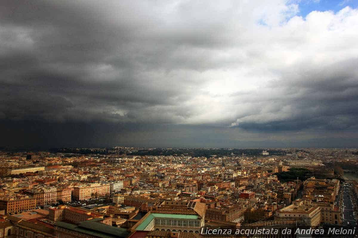 Previsioni meteo Roma: nuvole e pioggia in arrivo, ma il sole tornerà presto 24 Previsioni meteo Roma: nuvole e pioggia in arrivo, ma il sole tornerà presto