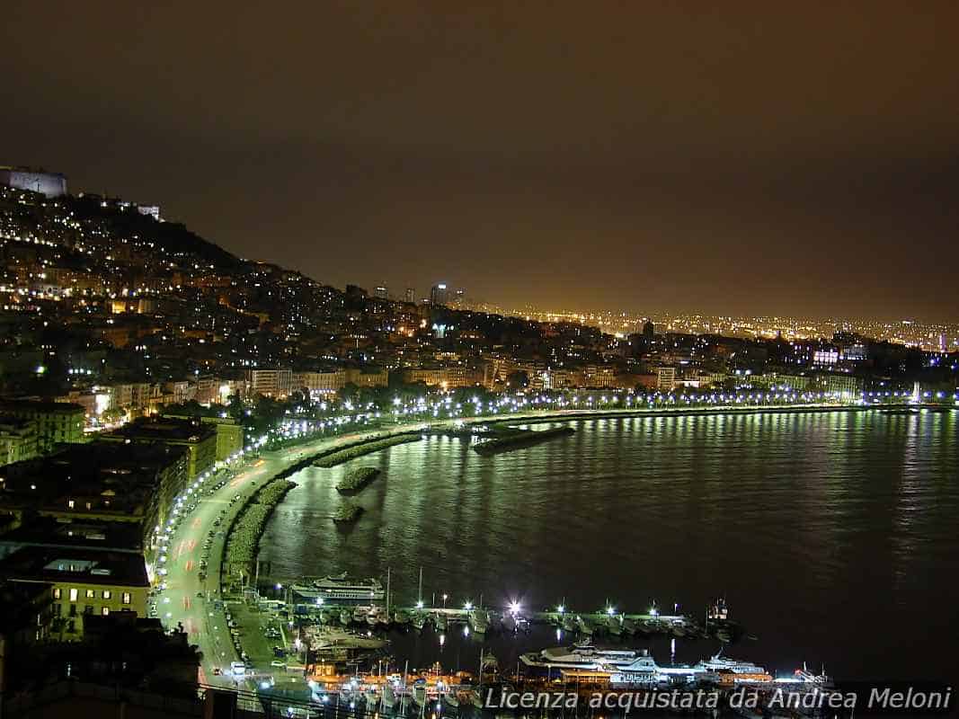 Previsione meteo Napoli: domani nuvole e pioggia, poi schiarite e vento 22 Previsione meteo Napoli: domani nuvole e pioggia, poi schiarite e vento