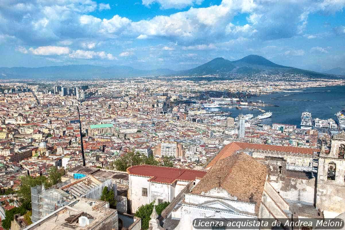 Meteo Napoli: oggi pioggia e vento, domani schiarite 2 Meteo Napoli: oggi pioggia e vento, domani schiarite