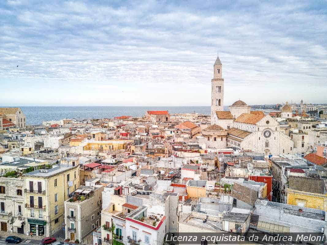 Previsione meteo Bari: nuvole e pioggia in arrivo, poi schiarite e vento