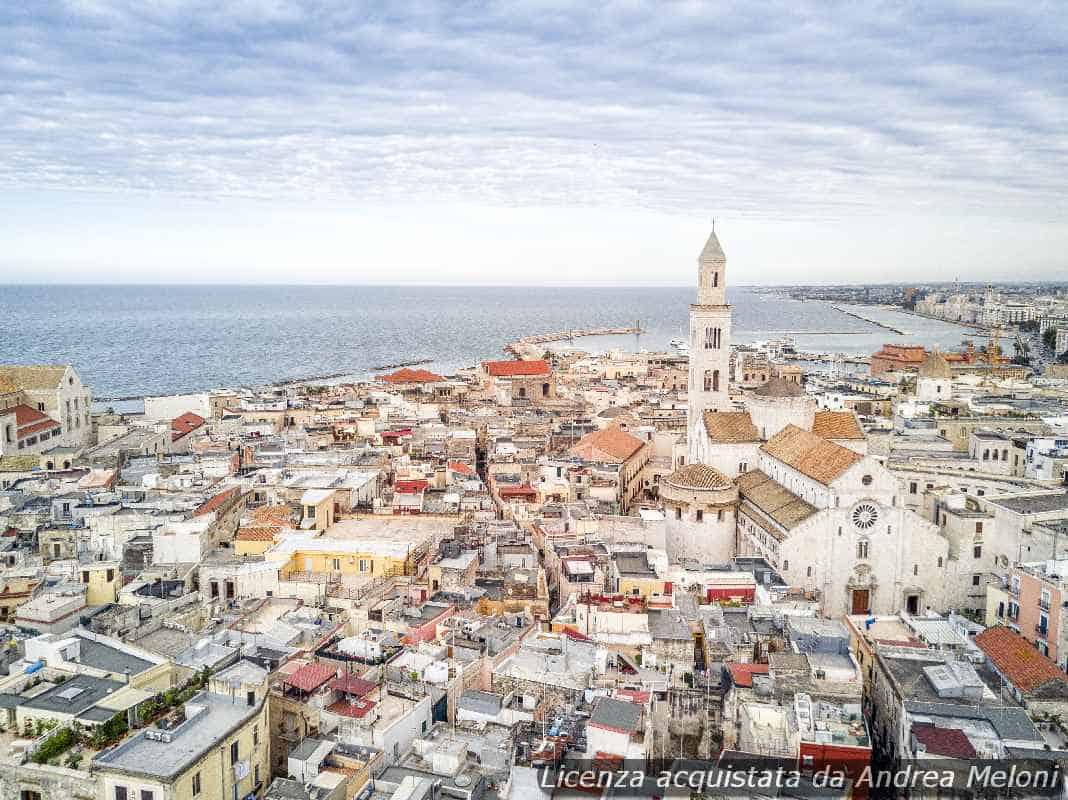 Previsione meteo Bari: vento forte oggi, poi schiarite in arrivo