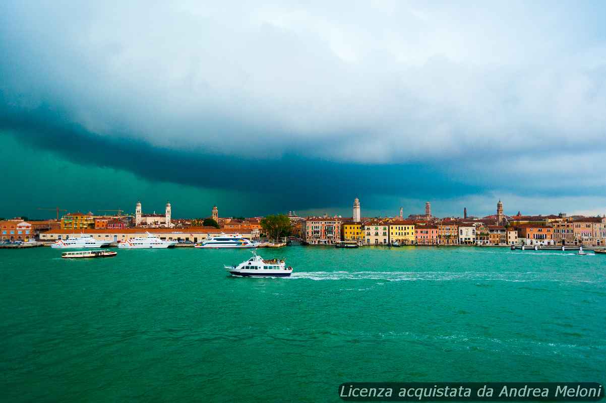 Meteo Venezia: sole e nuvole domani, attesa nebbia nel weekend 23 Meteo Venezia: sole e nuvole domani, attesa nebbia nel weekend