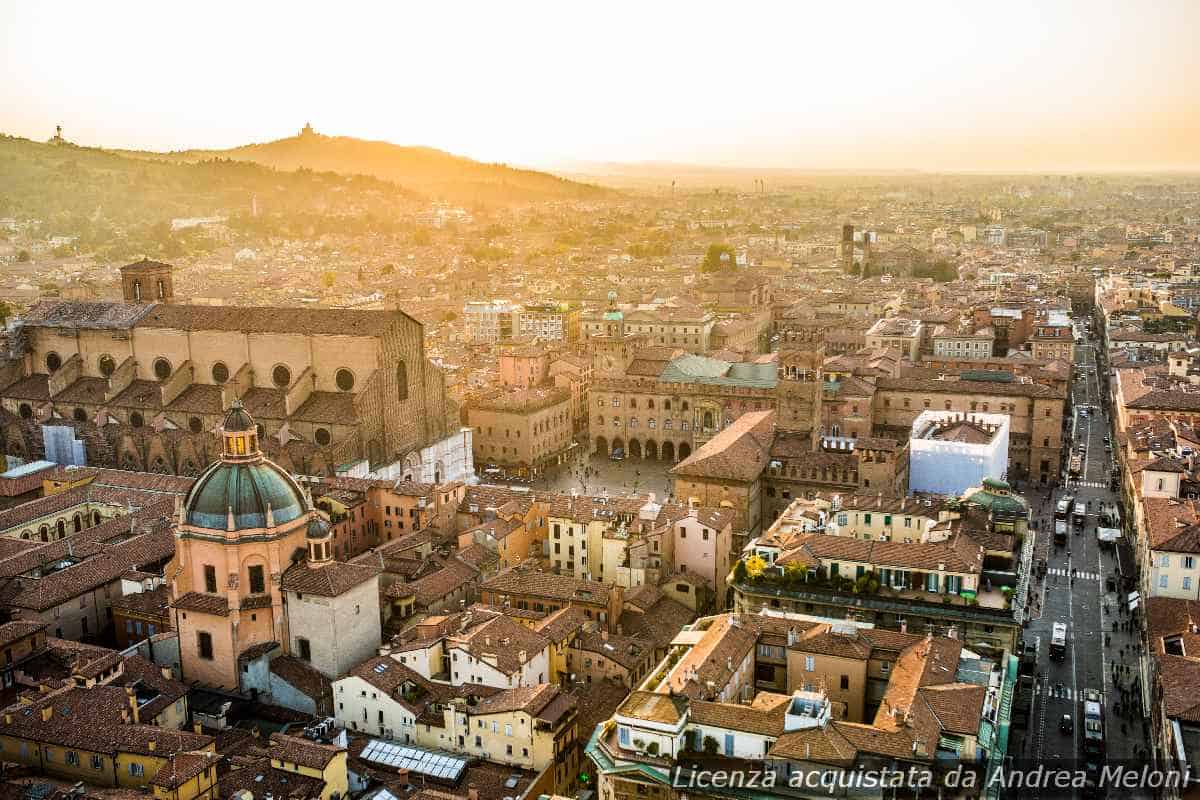 Meteo Bologna: oggi sole, ma attenti alla foschia in arrivo 24 Meteo Bologna: oggi sole, ma attenti alla foschia in arrivo