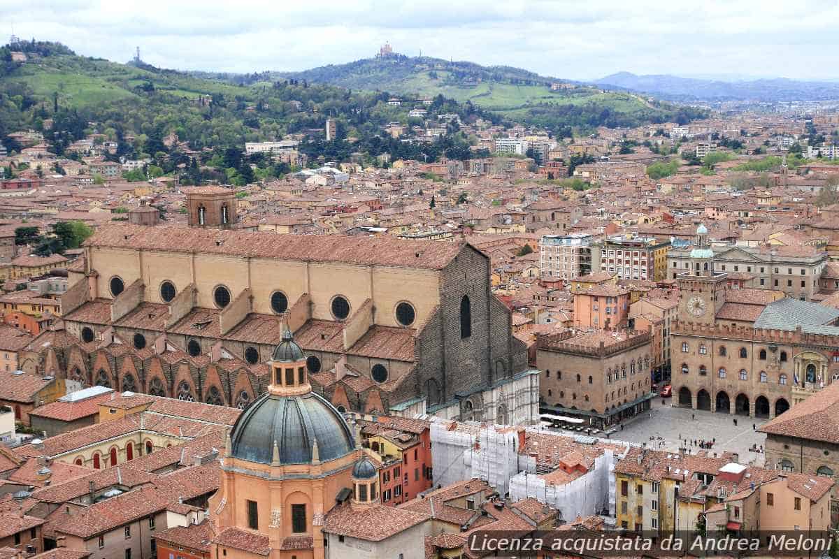 Meteo Bologna: nebbia oggi, seguita da nubi sparse nei giorni successivi 13 Meteo Bologna: nebbia oggi, seguita da nubi sparse nei giorni successivi