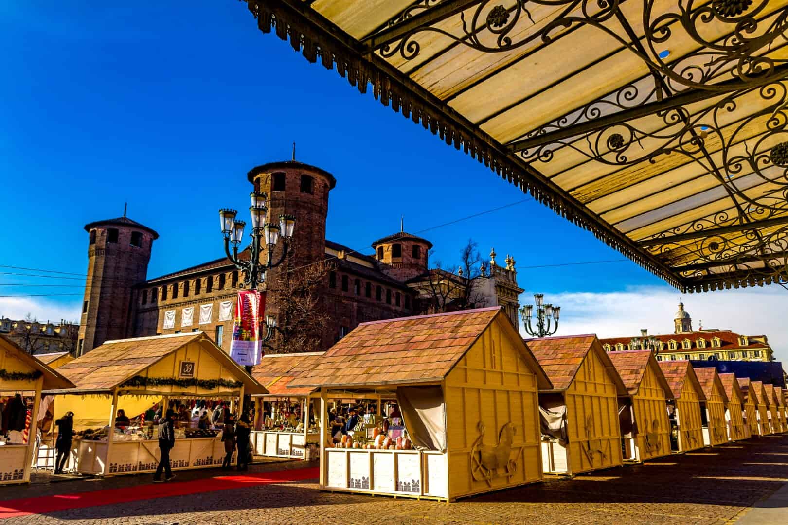 I Mercatini Natalizi Più Incantevoli del Piemonte da Torino ad Asti