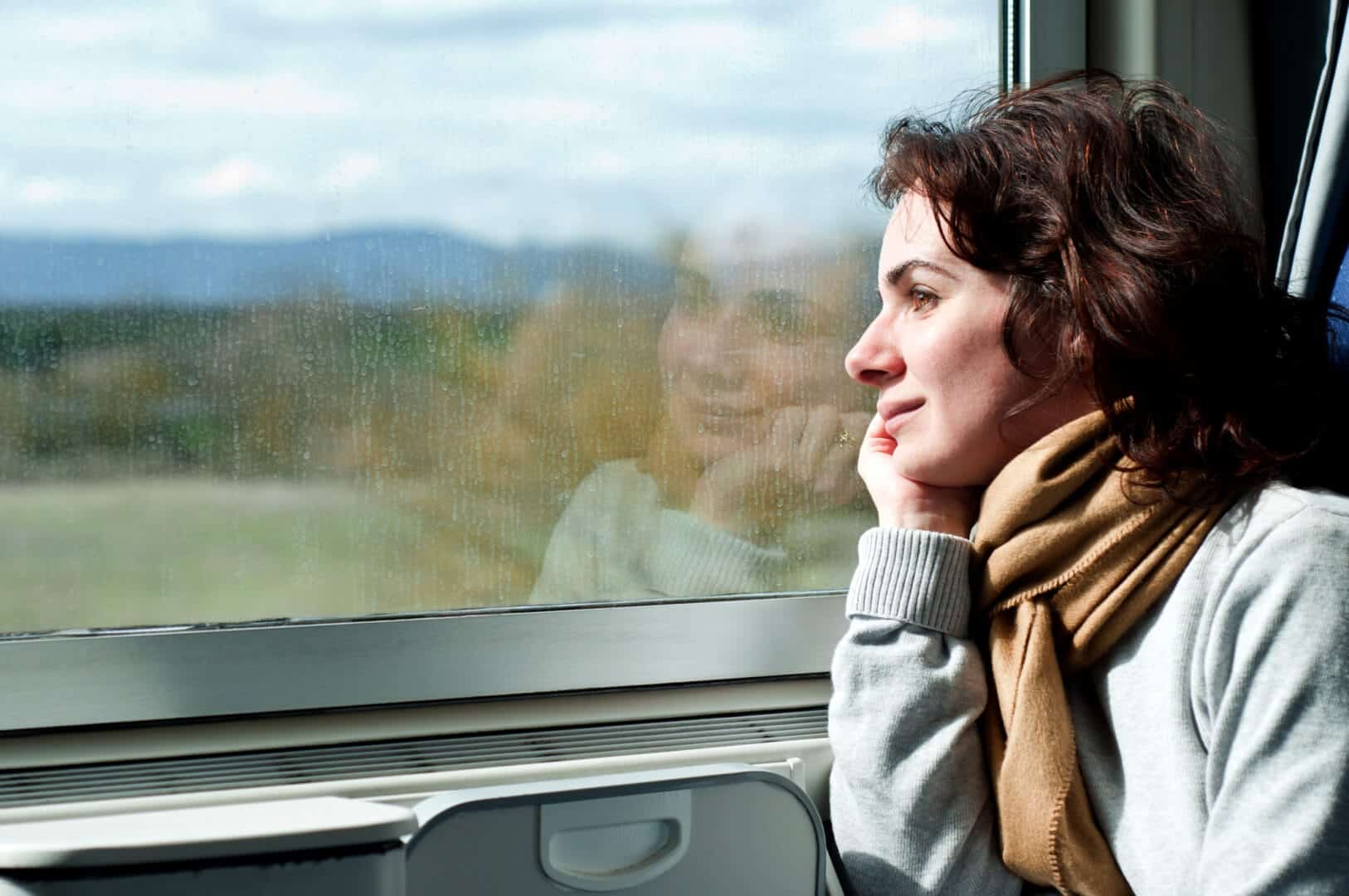 Viaggi natalizi: aumenti per bus, treni e voli, biglietti cari per il Sud