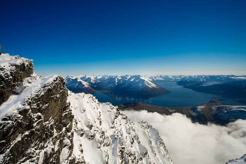 Scopri il segreto del blu incantevole dei cieli invernali!