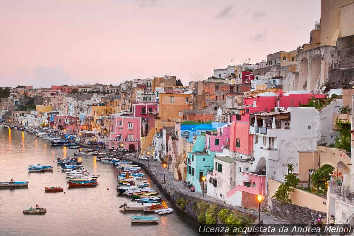 Meteo Napoli: domani poco nuvoloso, poi bel tempo in arrivo 2 meteo-napoli:-domani-poco-nuvoloso,-poi-bel-tempo-in-arrivo