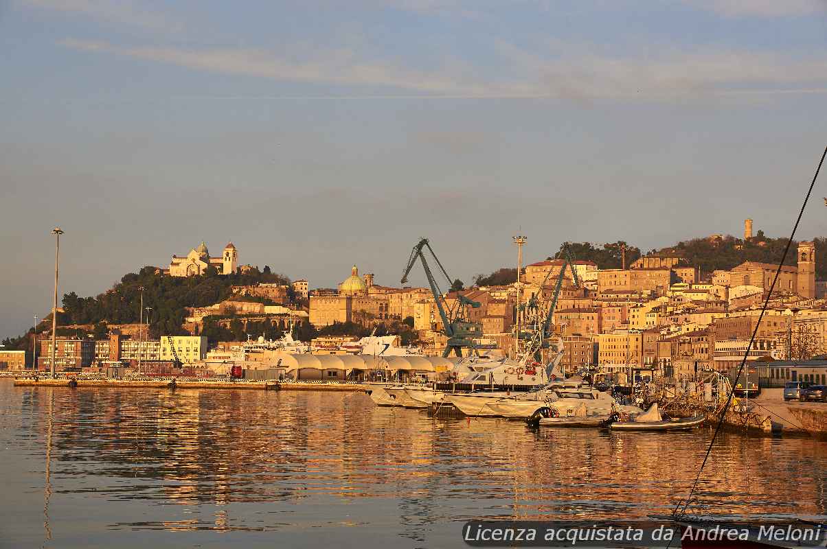 previsioni-meteo-ancona:-nubi-e-rovesci-in-arrivo,-attenzione-al-vento