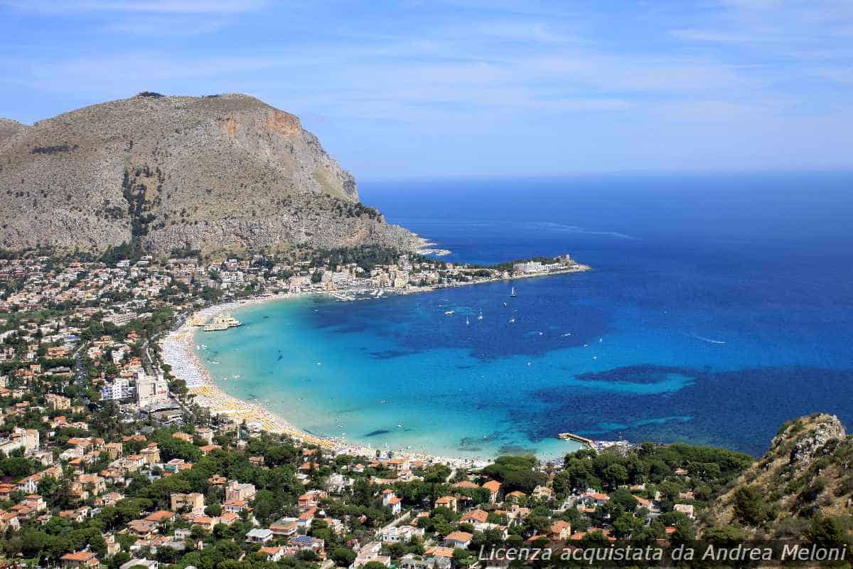 meteo-palermo:-oggi-nuvoloso-con-rovesci,-domani-piovaschi-e-vento