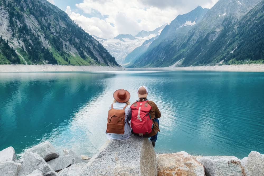 Coppia di 20enni guadagna fino a 500mila euro l’anno e viaggia in posti incredibili 19 Coppia di 20enni guadagna fino a 500mila euro l’anno e viaggia in posti incredibili