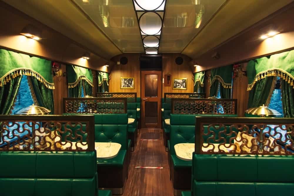 Partenza del treno di lusso da Parigi a Portofino