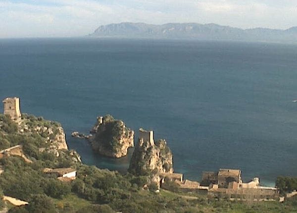 Notte semi-estiva all'estremo Sud, ecco le temperature minime di oggi 55 Notte semi-estiva all’estremo Sud, ecco le temperature minime di oggi