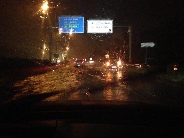 Lombardia, spavento per molti automobilisti per la tempesta di fulmini, grandine e nubifragio 2 wapt image post 1775