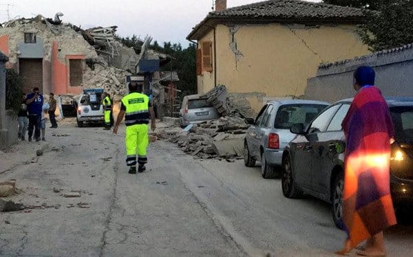 Terremoto Italia Centrale, è un disastro nei paesi colpiti. FOTO 4 Terremoto Italia Centrale, è un disastro nei paesi colpiti. FOTO