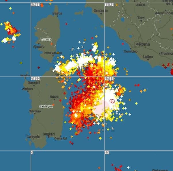 Tempesta di fulmini sul Mar Tirreno: 15.000 fulmini in due ore. Rotta prossime ore 2 wapt image post 2334