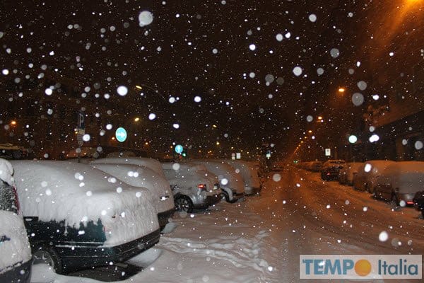 Nuove irruzioni di aria fredda dalle regioni polari e perturbazioni. Possibili nevicate 61 Nuove irruzioni di aria fredda dalle regioni polari e perturbazioni. Possibili nevicate