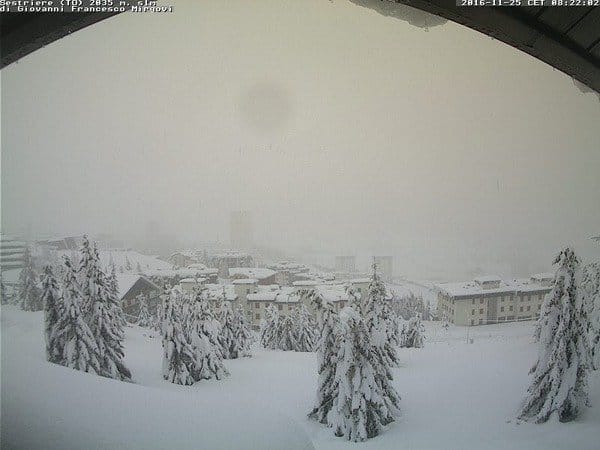 Ingentissima nevicata in atto al Sestriere e Bardonecchia in Piemonte 2 wapt image post 2666