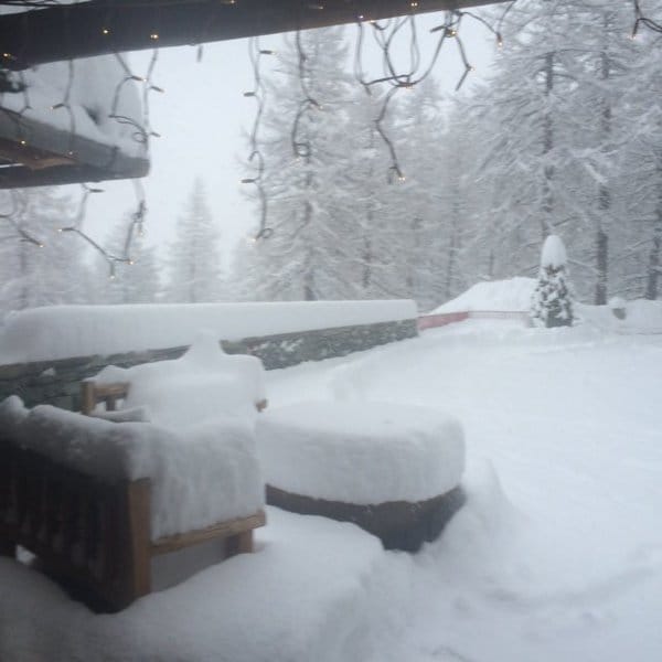 Valle d'Aosta, fortissime nevicate su stazioni sciistiche. E' il pieno di turisti 6 wapt image post 477