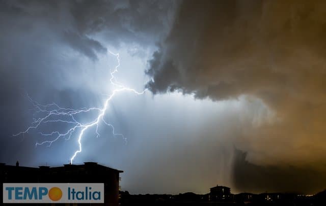 Meteo avverso: escalation di violenti temporali, anche con grandine 2 wapt image post 4874