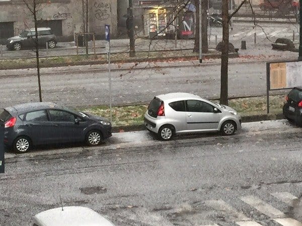 Milano, tuoni e fulmini con super grandinata in città. Paesaggio imbiancato 3 wapt image post 805
