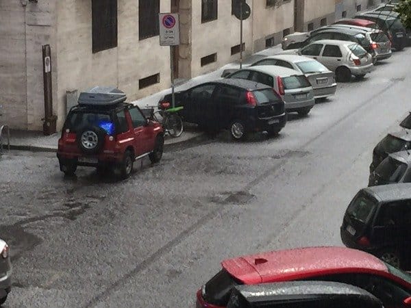 Milano, tuoni e fulmini con super grandinata in città. Paesaggio imbiancato 4 wapt image post 806