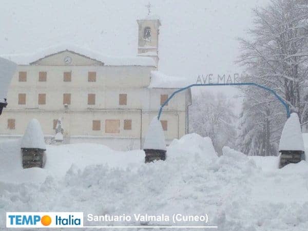 Alto cuneese, oltre un metro di neve: le foto