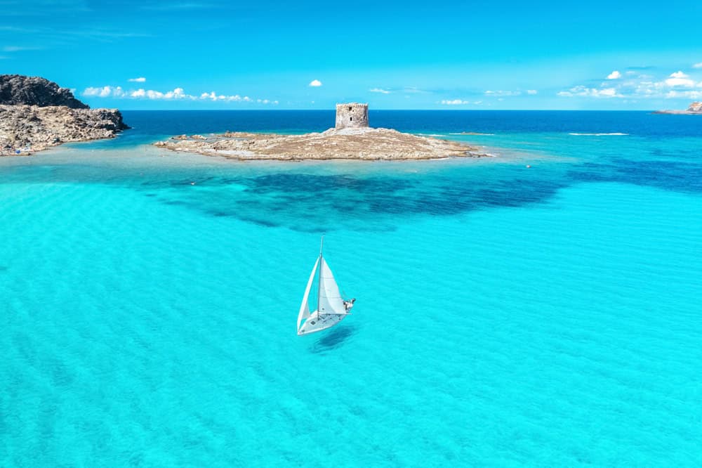 Come spendere poco in un viaggio in Sardegna a Pasqua: strategie e suggerimenti