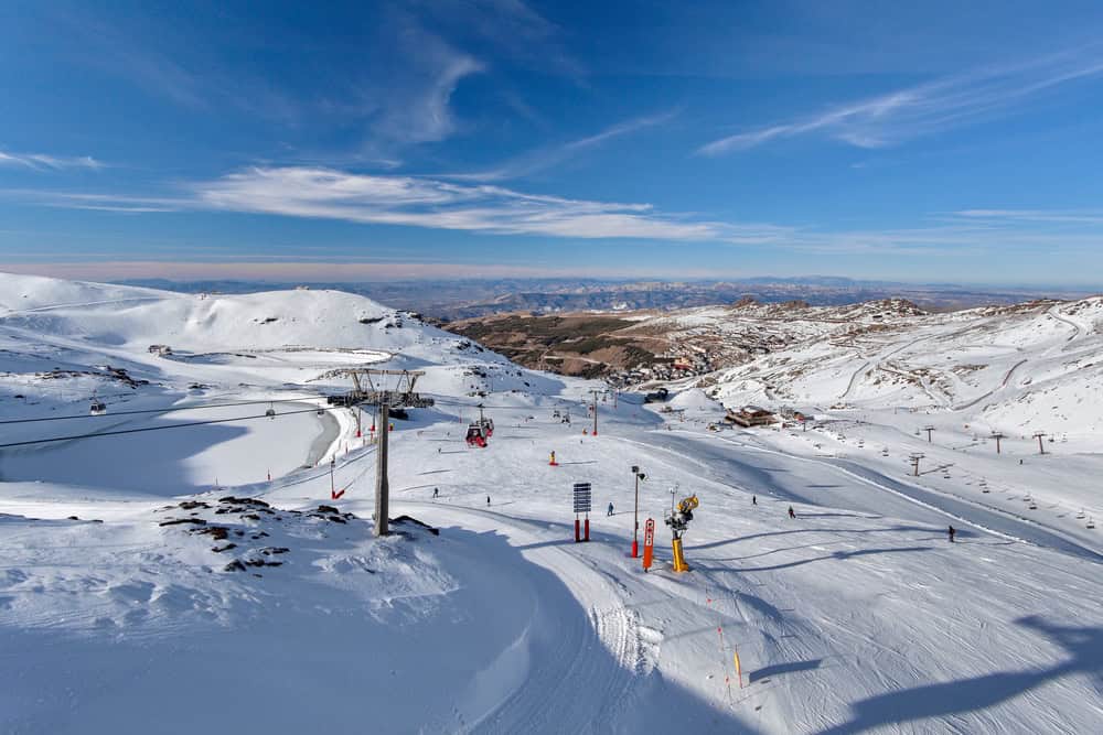 Sierra Nevada: sciare col Mediterraneo ai piedi